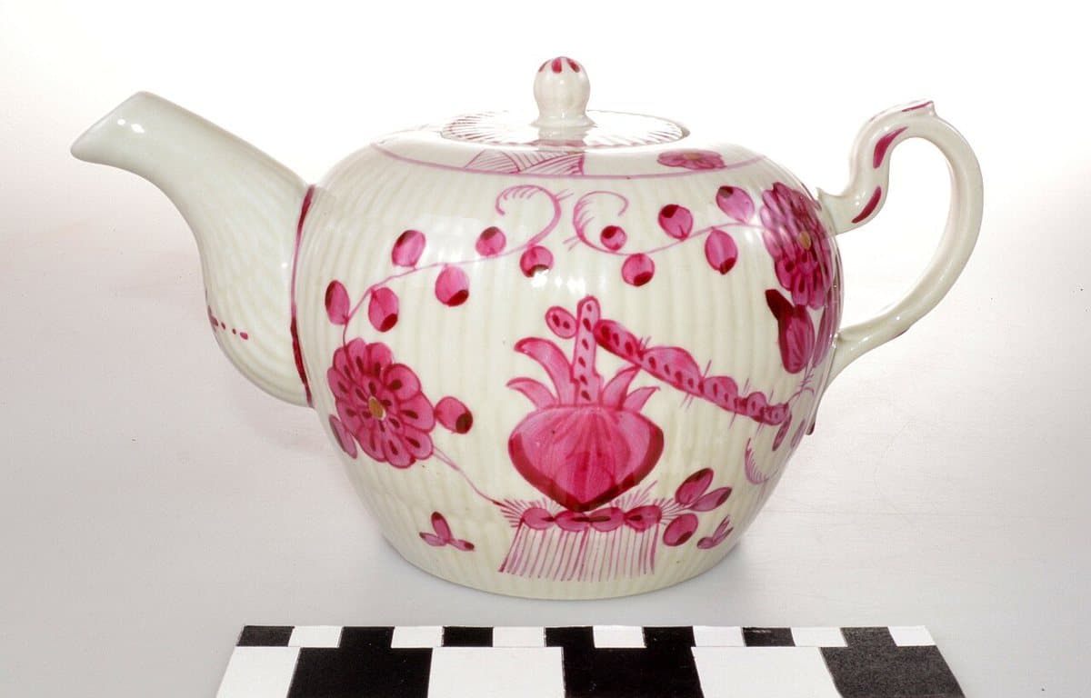 How to Clean a Teapot (Without Ruining It)